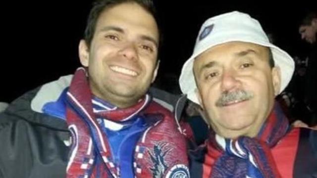 Gastón y su padre, aficionados del San Lorenzo.