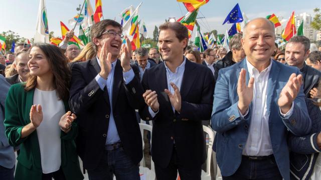 Inés Arrimadas, Juan Marín, Albert Rivera y Javier Imbroda, de mitin en Sevilla.