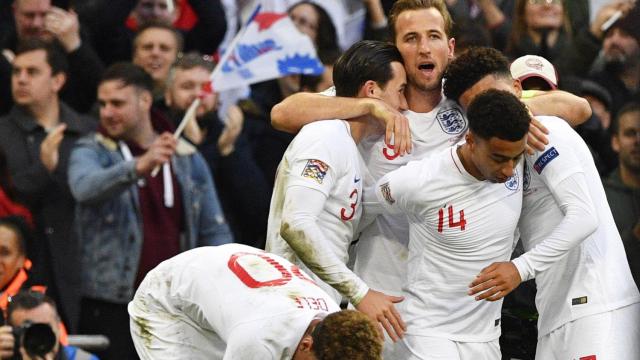 La selección inglesa celebra la victoria ante Croacia.