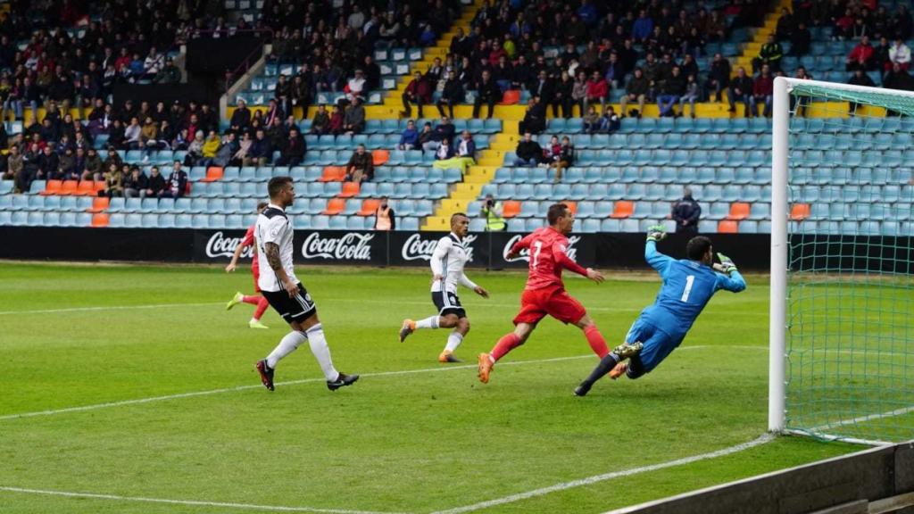 De Frutos, autor del primer gol del partido. Foto: Manu Laya / El Bernabéu