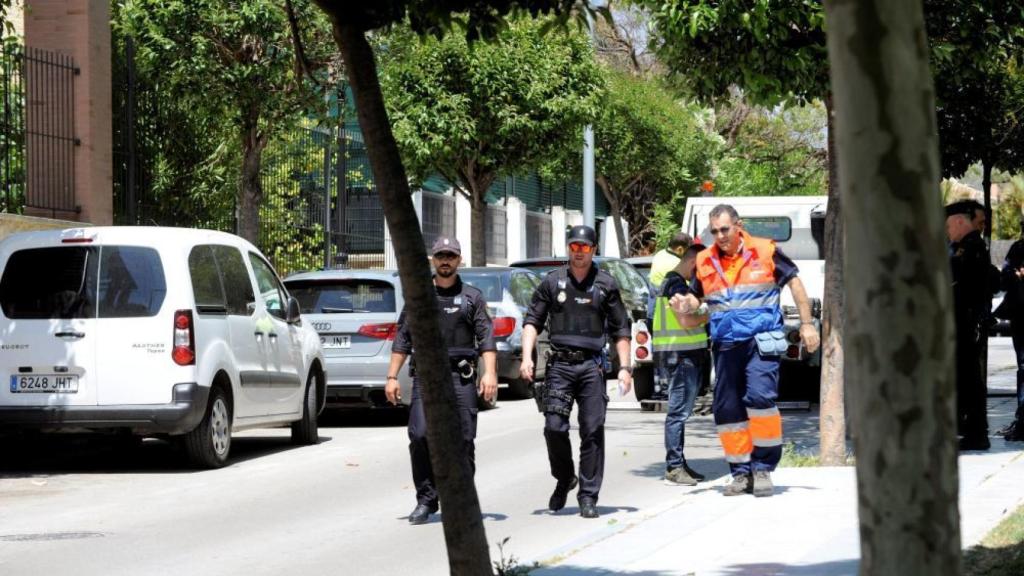 La Policía vigila la zona después del asesinato de David Ávila, alias 'Maradona'.