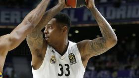 Thompkins ante el Herbalife Gran Canaria.jpg