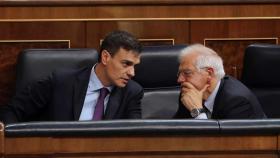 Sánchez y Borrell, en el Congreso.