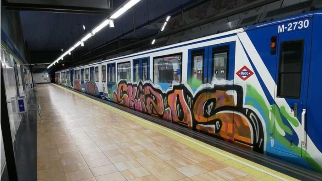 Uno de los metros afectados en la estación de Las Rosas.