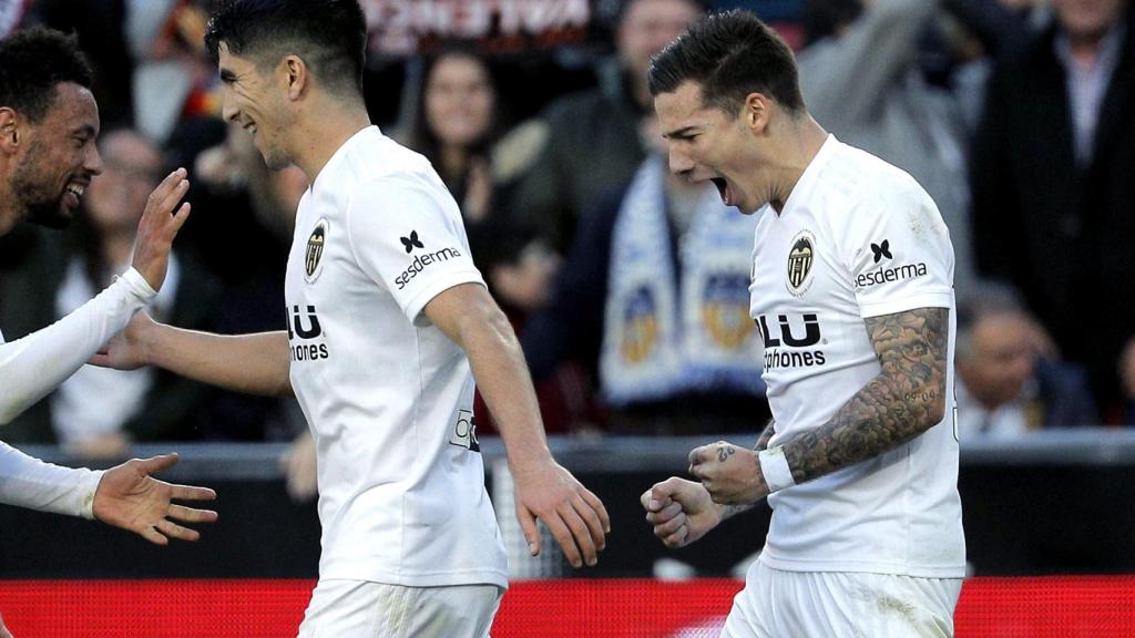 Santi Mina celebra un gol al Rayo