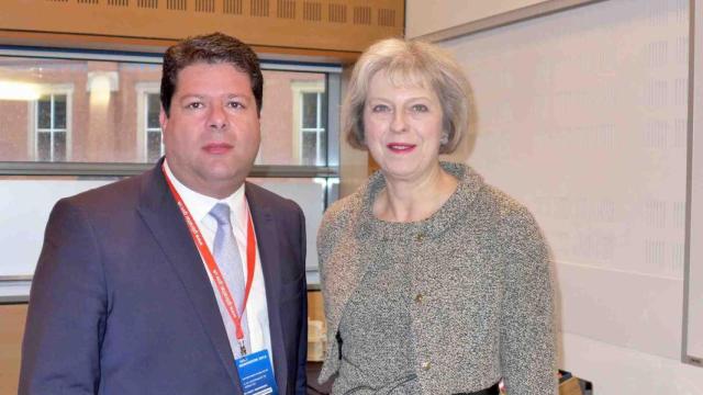 Theresa May y Fabian Picardo.