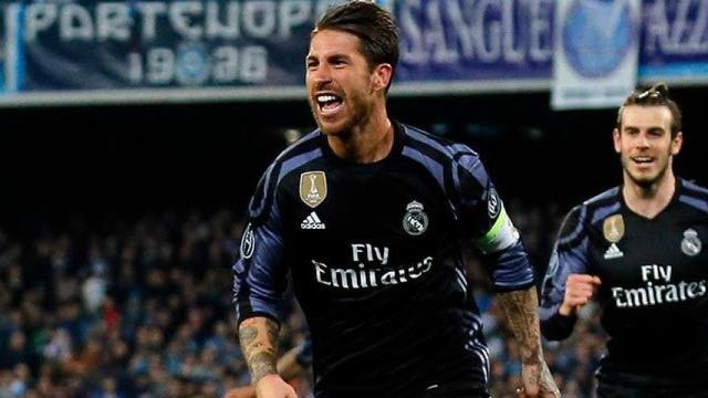 Sergio Ramos celebrando un gol en Nápoles