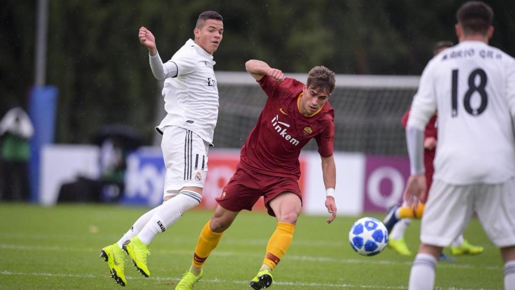 Rodrigo, ante la Roma en la UEFA Youth League. Foto: Twitter (@OfficialASRoma)