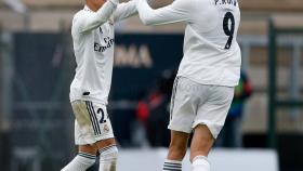 Pedro y Tirlea celebra un gol durante el Roma - Juvenil A