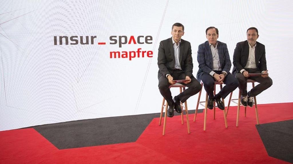 En la fotografía de izquierda a derecha: José Antonio Arias, chief innovation officer de Mapfre; Antonio Huertas, presidente de Mapfre, y Josep Celaya, director global de transformación.