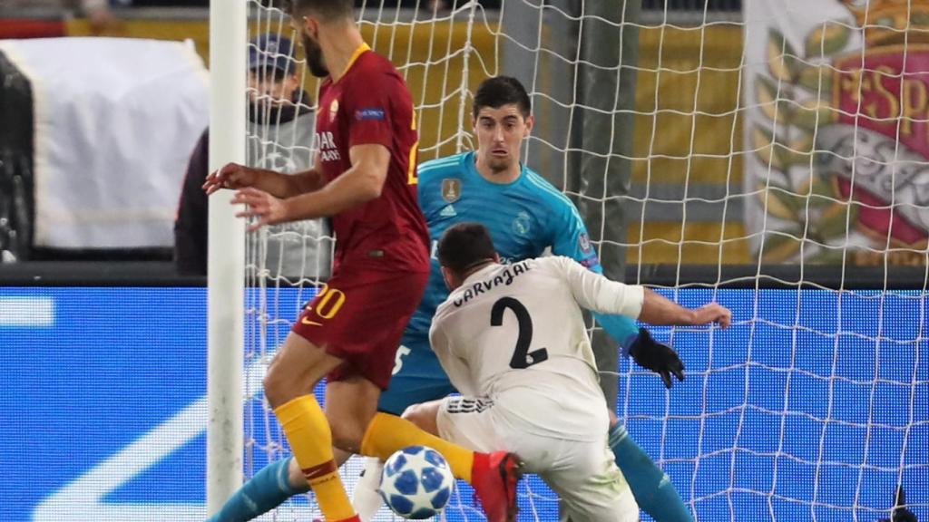 Courtois realiza una intervención contra la Roma