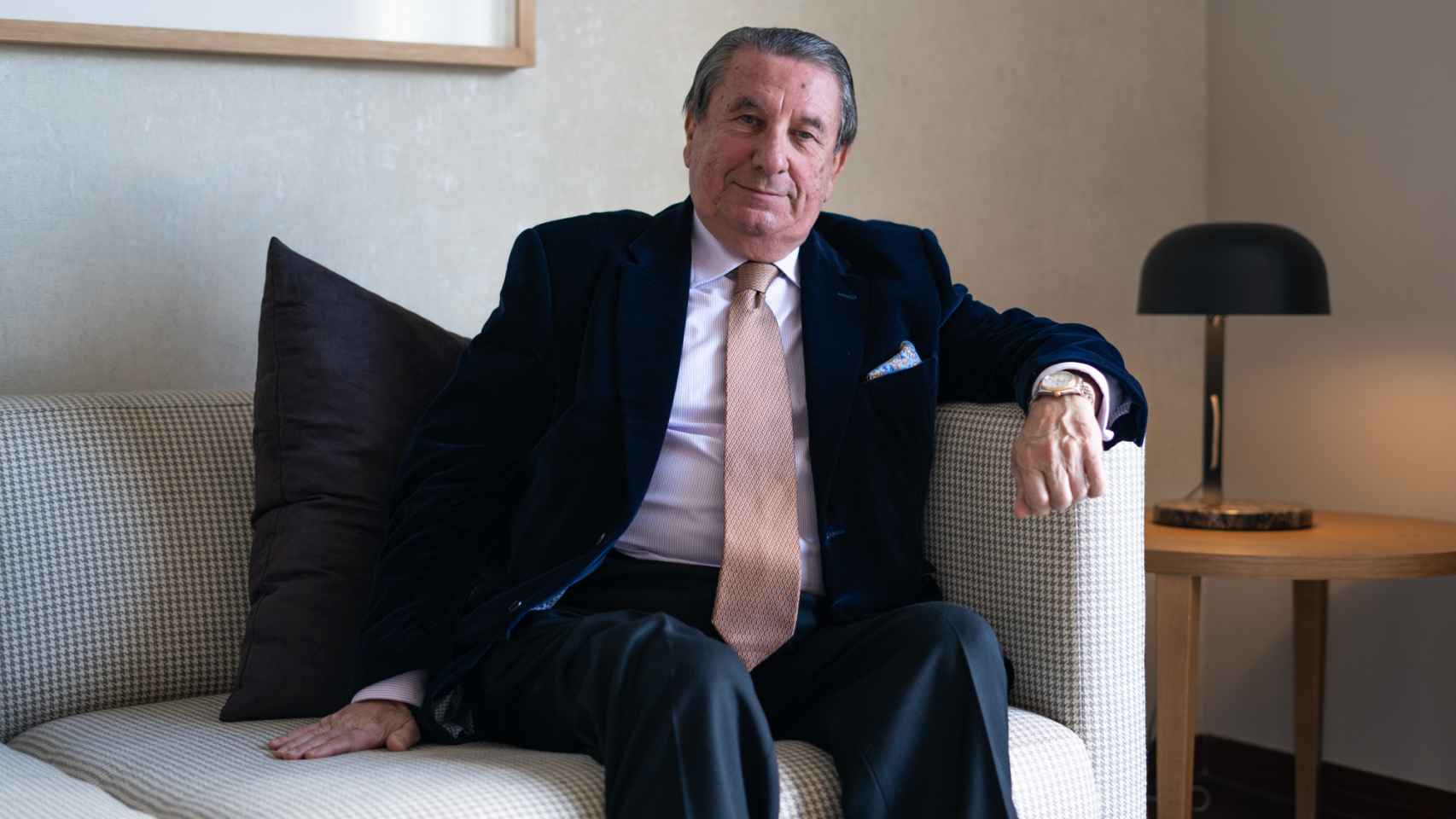 Paco Vázquez, en un hotel de Madrid, durante una entrevista con este periódico.