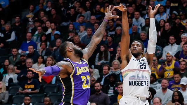 Los Nuggets superan a los Lakers