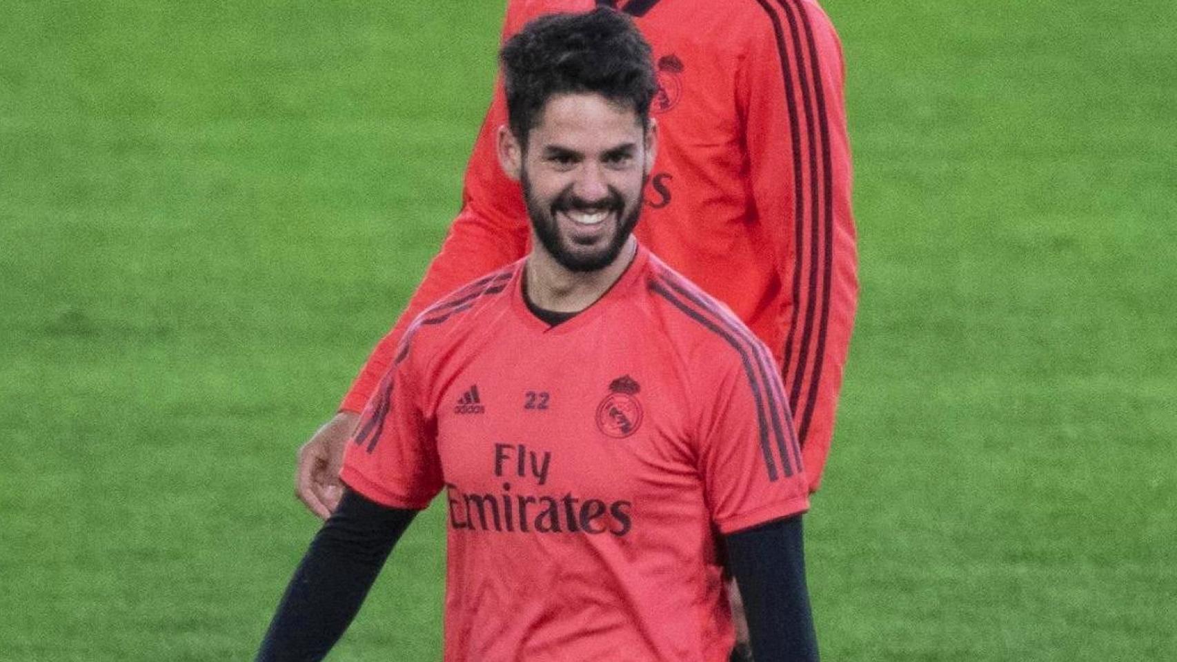 Isco se entrena durante la previa a un partido de Champions