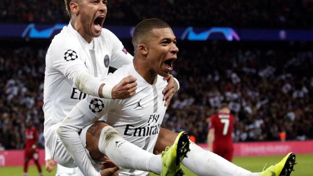 Mbappé y Neymar celebrando un gol