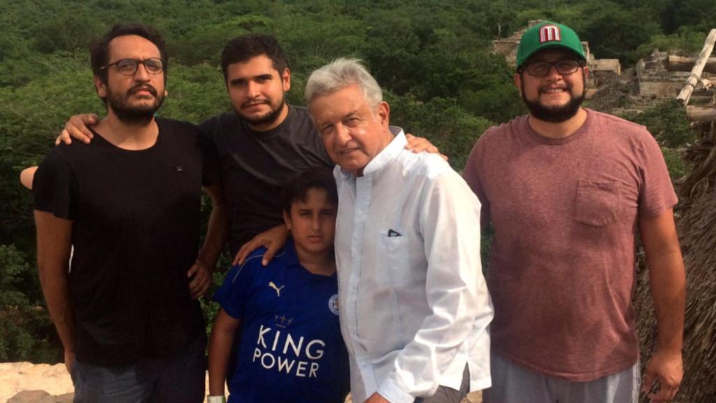 López Obrador y su familia.