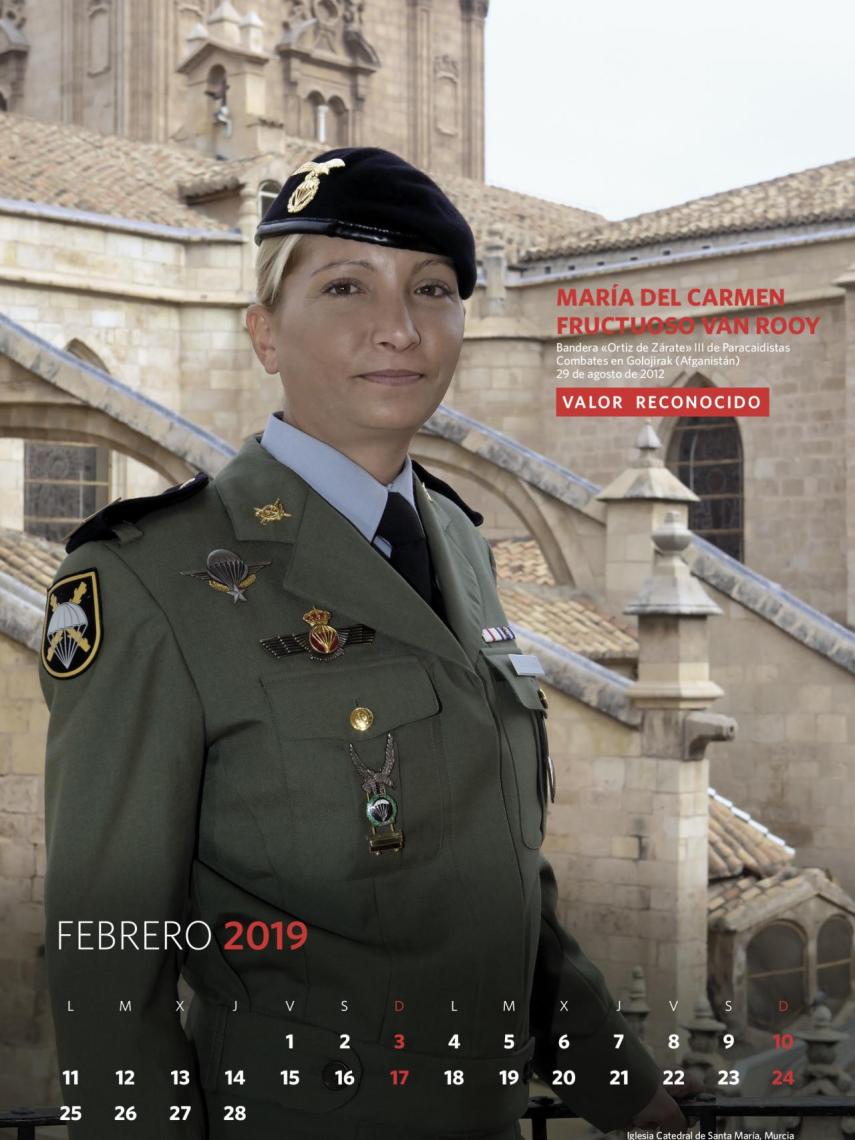 María del Carmen Fructuoso Van Rooy, en el calendario editado por el Ejército de Tierra.