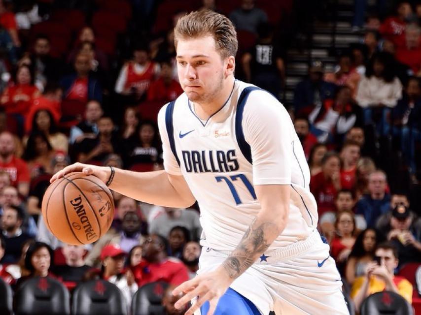 Luka Doncic, en el encuentro ante los Rockets. Foto: Twitter (@NBA)