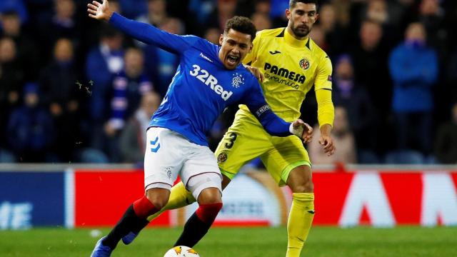 Un momento del partido entre el Rangers y el Villarreal.