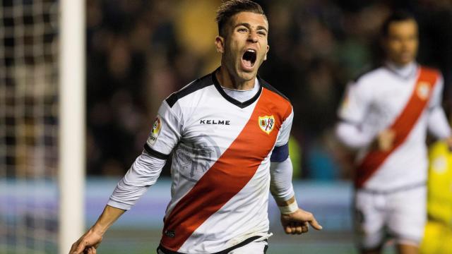 Embarba, jugador del Rayo, celebra su gol ante el Eibar