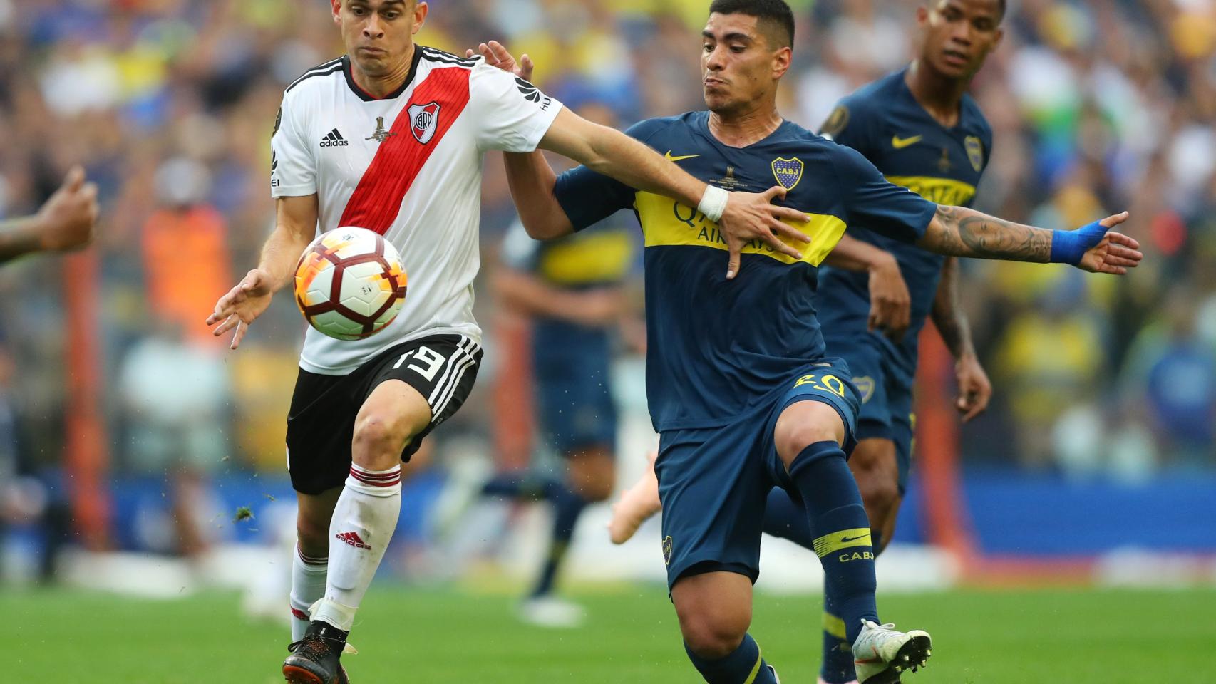 Partido de ida de la final de la Copa Libertadores entre Boca y River.