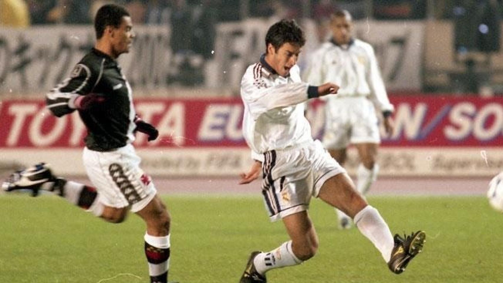 Raúl frente al Vasco Gama