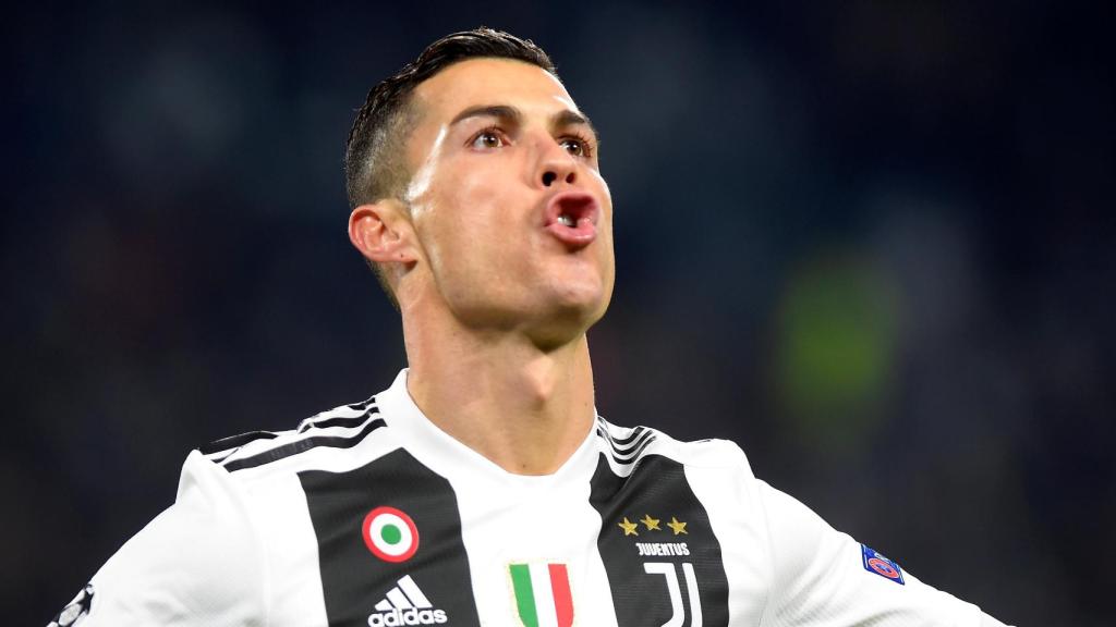 Cristiano Ronaldo disputando un partido con la Juventus.