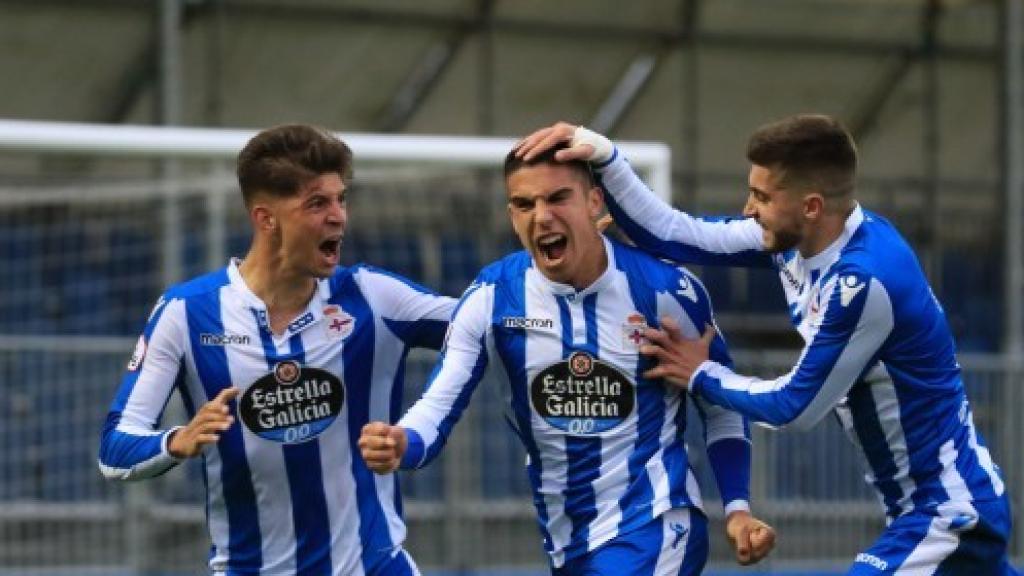 Los jugadores del Fabril celebran uno de los goles. Foto: rcdeportivo.es