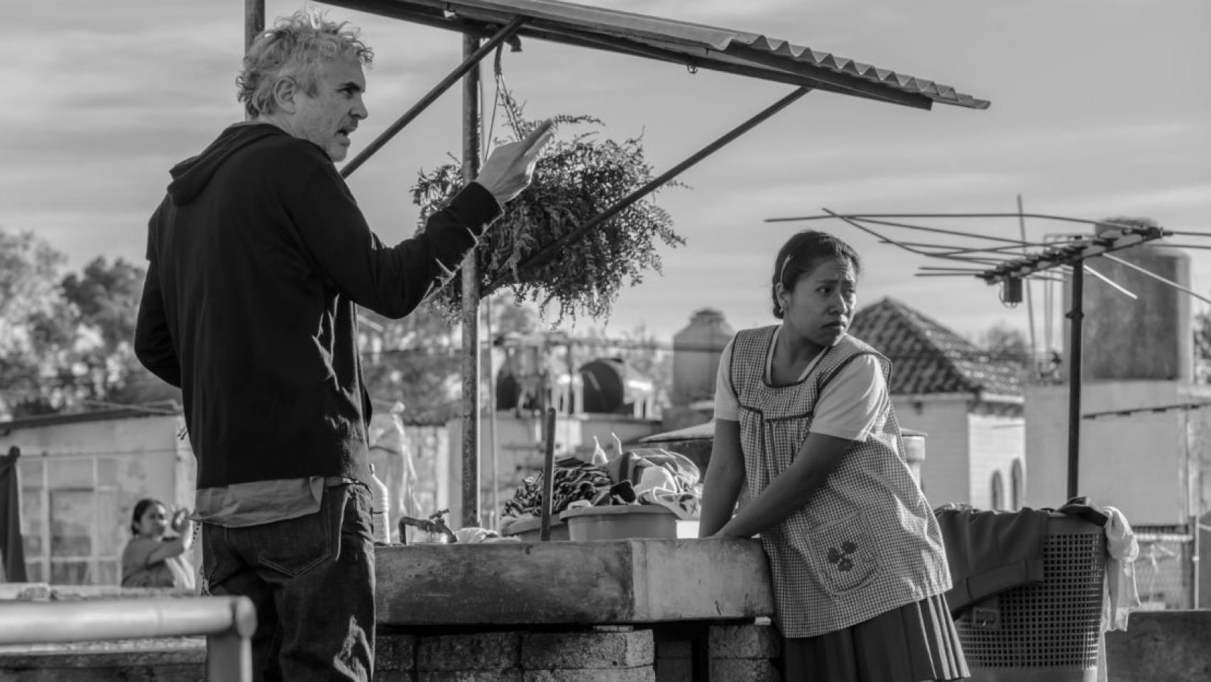 Alfonso Cuarón en el rodaje de Roma, producida por Netflix.