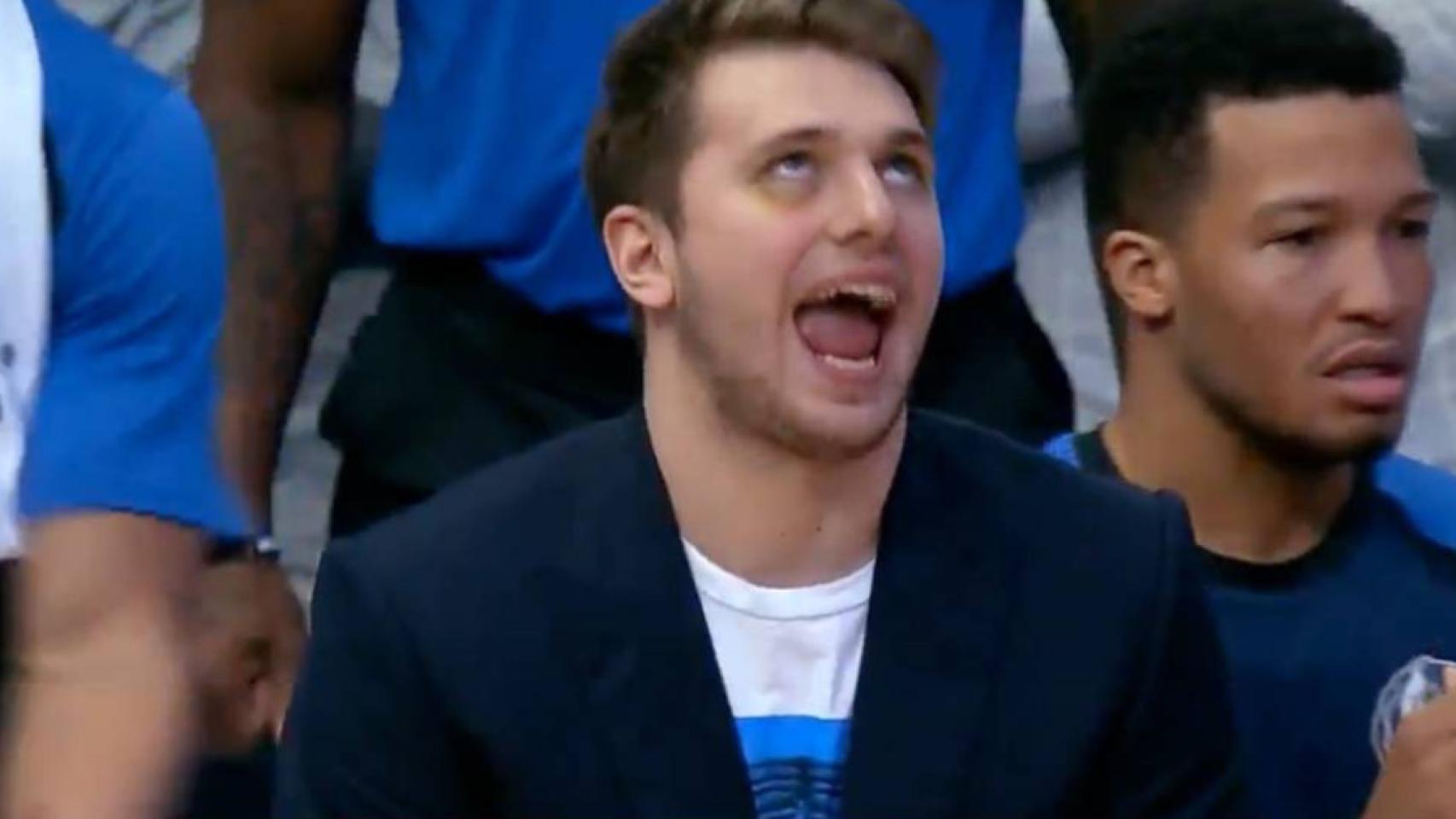 Doncic en el banquillo de Dallas