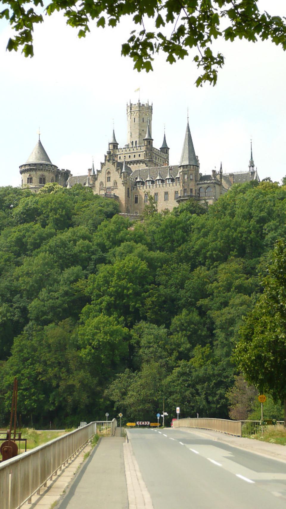 El castillo desde la lejanía.