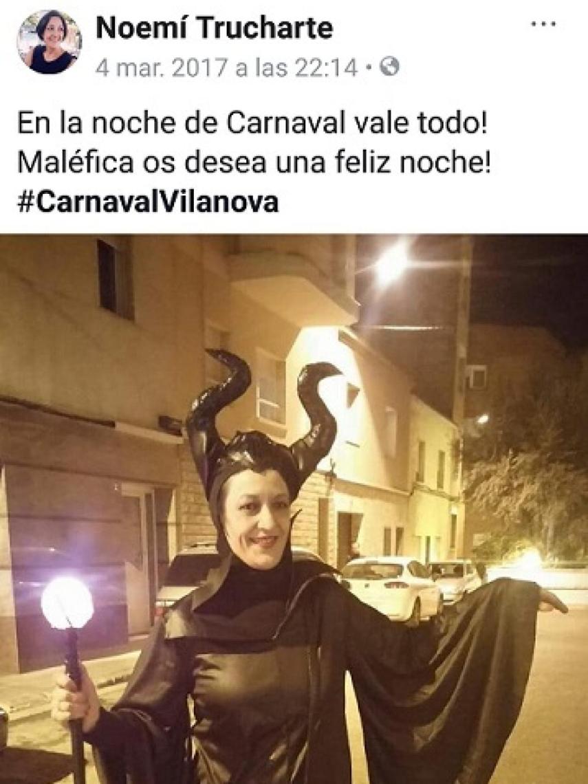 Lejos de amedrentarse, Noemí tira de ironía, coge el guante e imita al meme