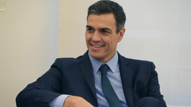 Pedro Sánchez durante su reunión con el presidente de Melilla este martes.