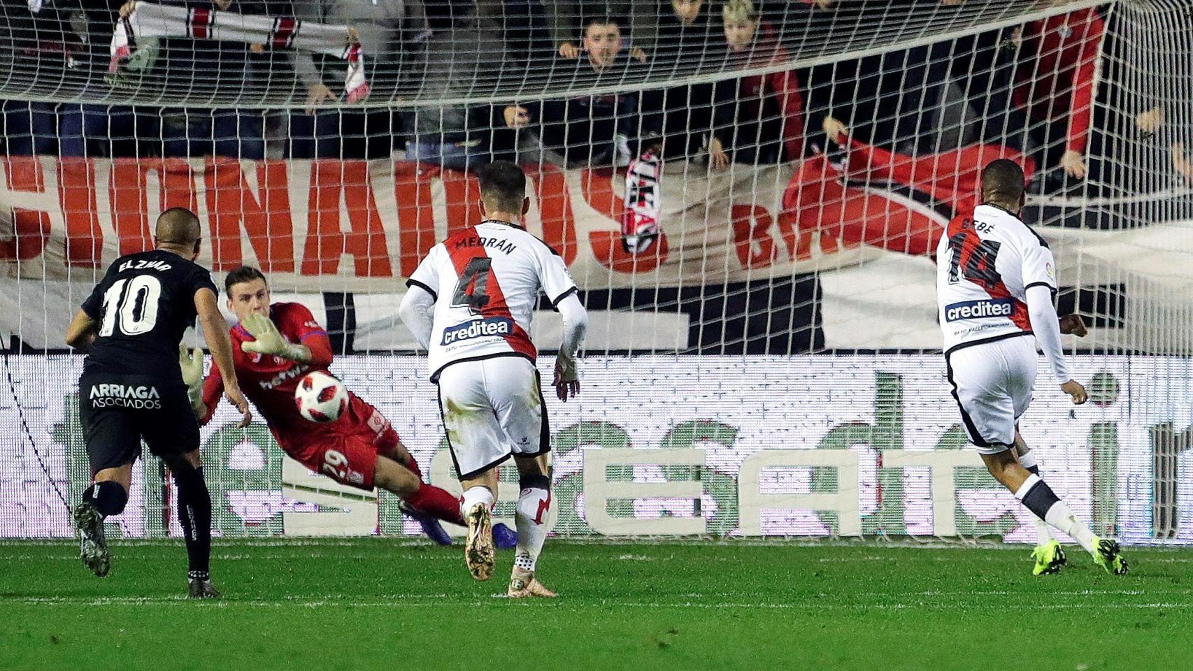 Lunin para un penalti contra el Rayo Vallecano en Copa del Rey