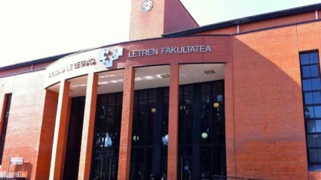 La agresión se produjo en la Facultad de Letras de la UPV.