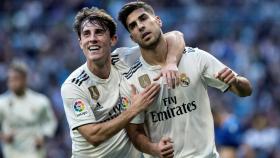 Odriozola y Asensio celebrando uno de los goles ante el Melilla.