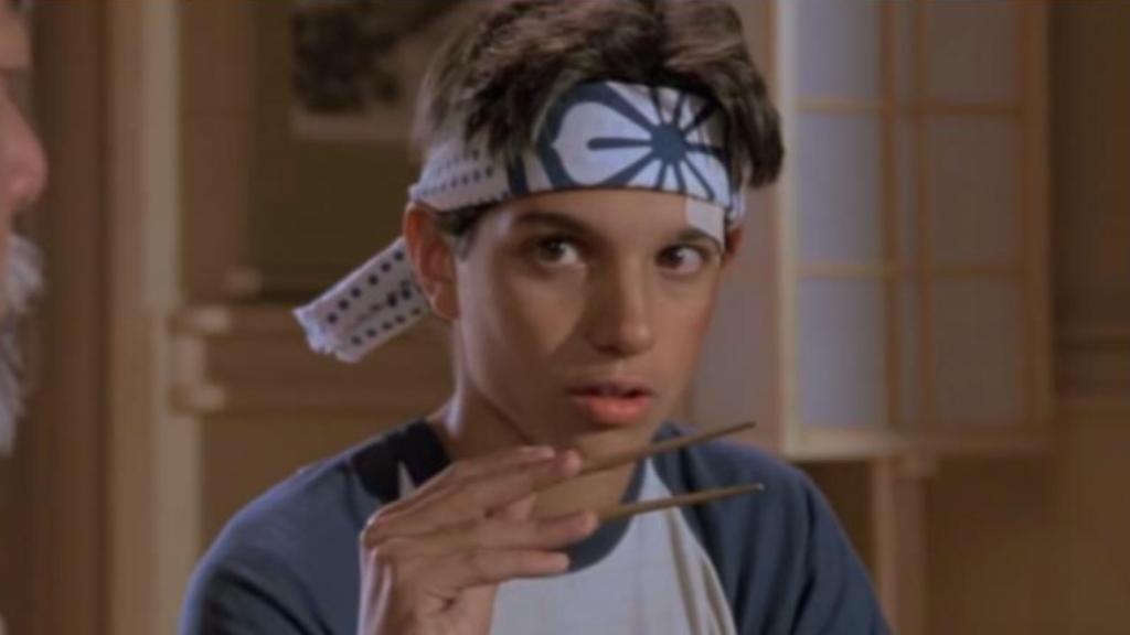 ¿Qué fue del chaval de 'Karate Kid' que daba cera junto al señor Miyagi?