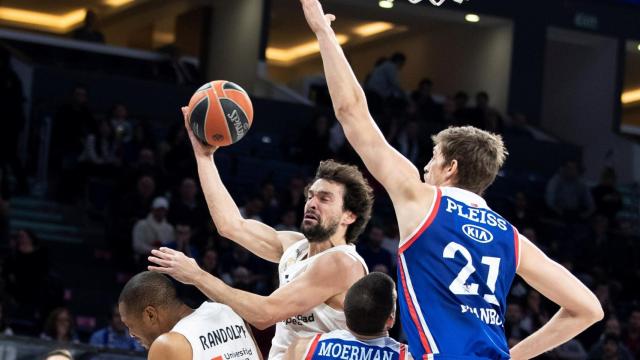 Llull en su encuentro ante el Anadolu Efes