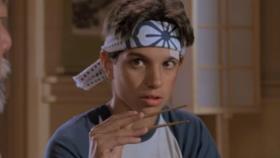 ¿Qué fue del chaval de 'Karate Kid' que daba cera junto al señor Miyagi?