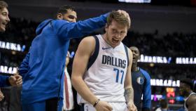 Doncic celebra con los Dallas Mavericks