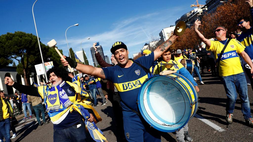 Aficionados de Boca Juniors antes de la final de la Libertadores.