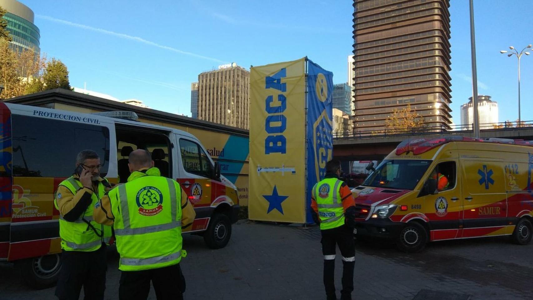 Servicios del SAMUR en la fan zone de Boca Juniors