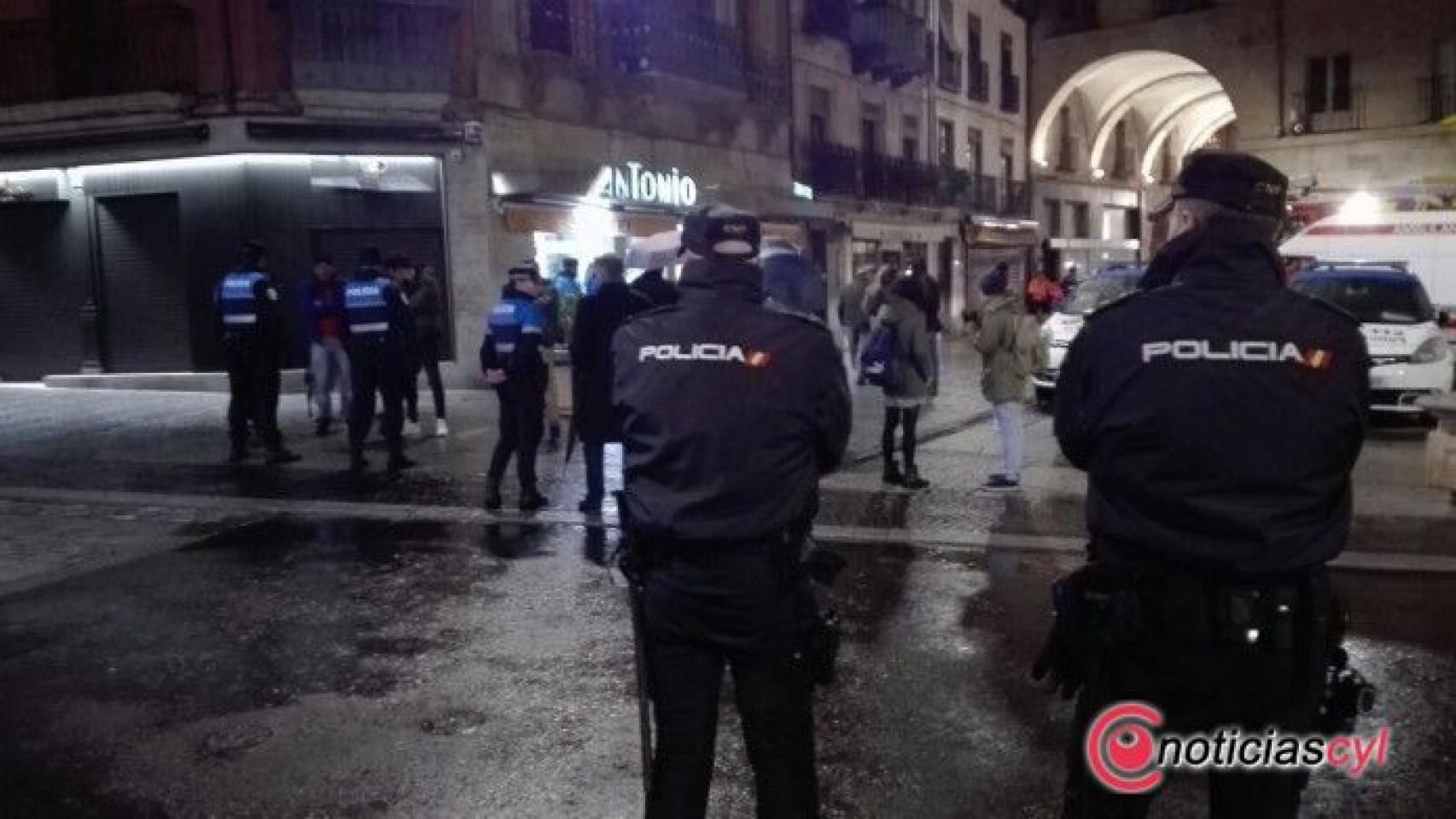 02 policia nacional noche salamanca