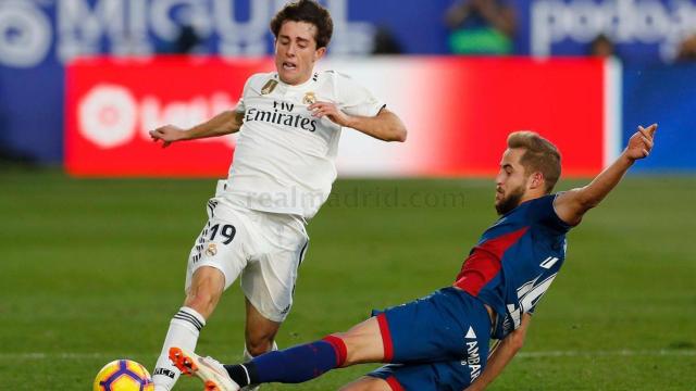 Odriozola, durante el Huesca - Real Madrid de La Liga