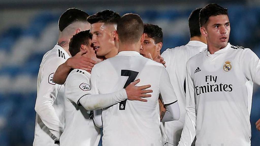 Piña del Castilla para celebrar su gol ante el Sanse