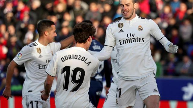 Odriozola, Bale y Lucas Vázquez celebran un gol