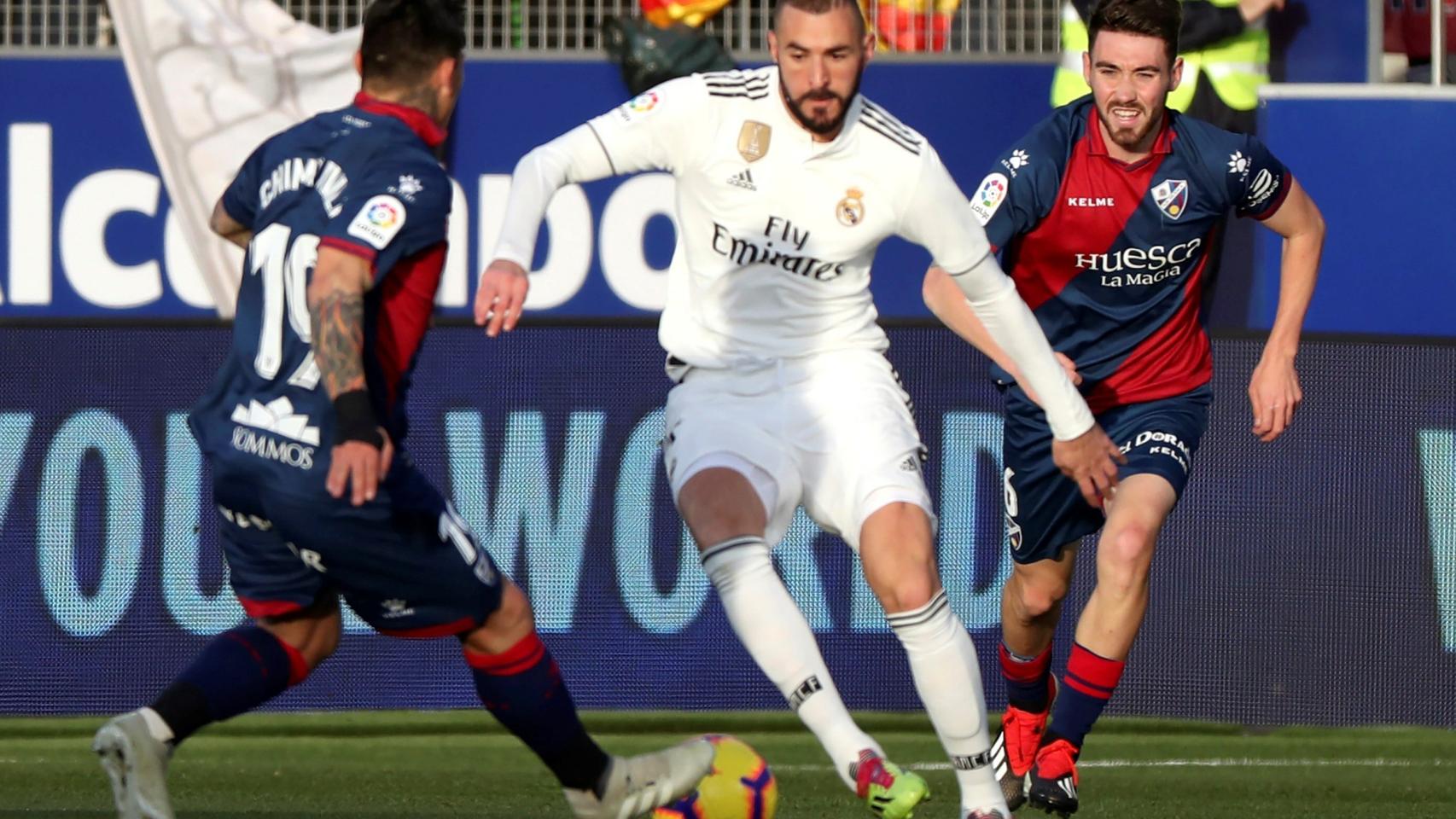 Karim Benzema durante el partido contra el Huesca