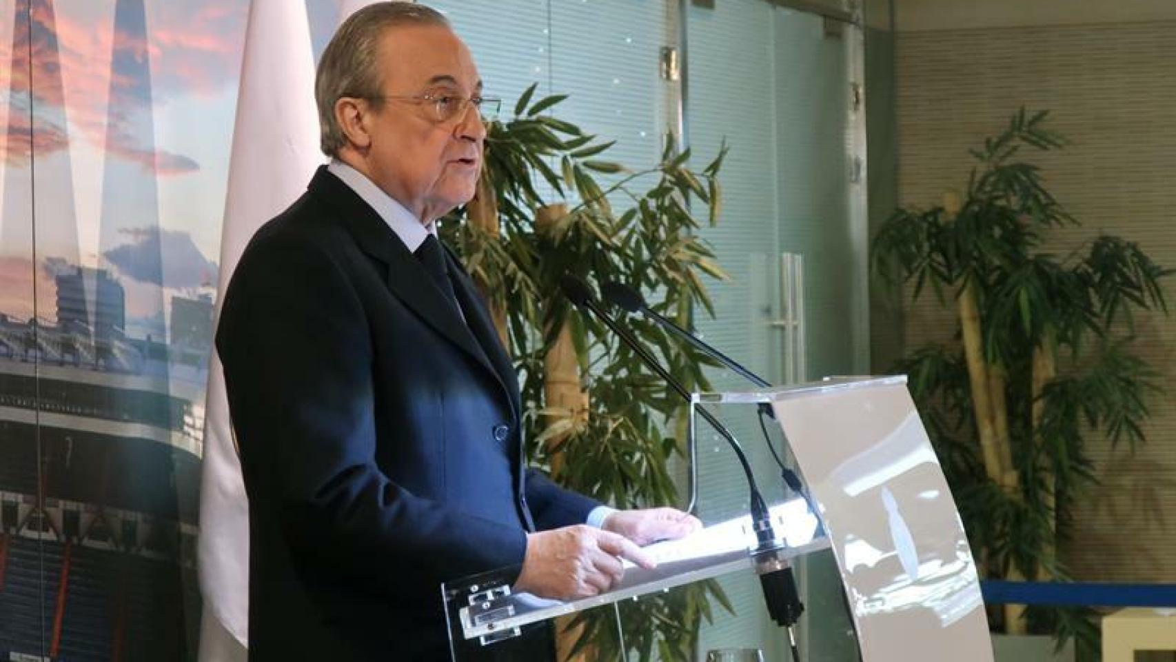 Florentino Pérez durante la comida de Navidad con los medios de comunicación