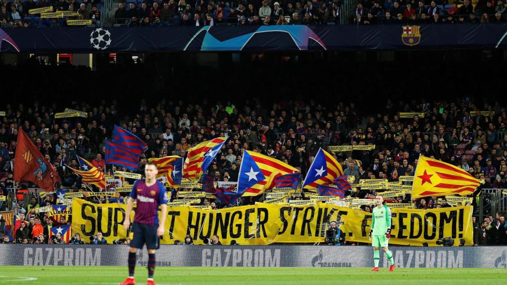 Esteladas en el Camp Nou