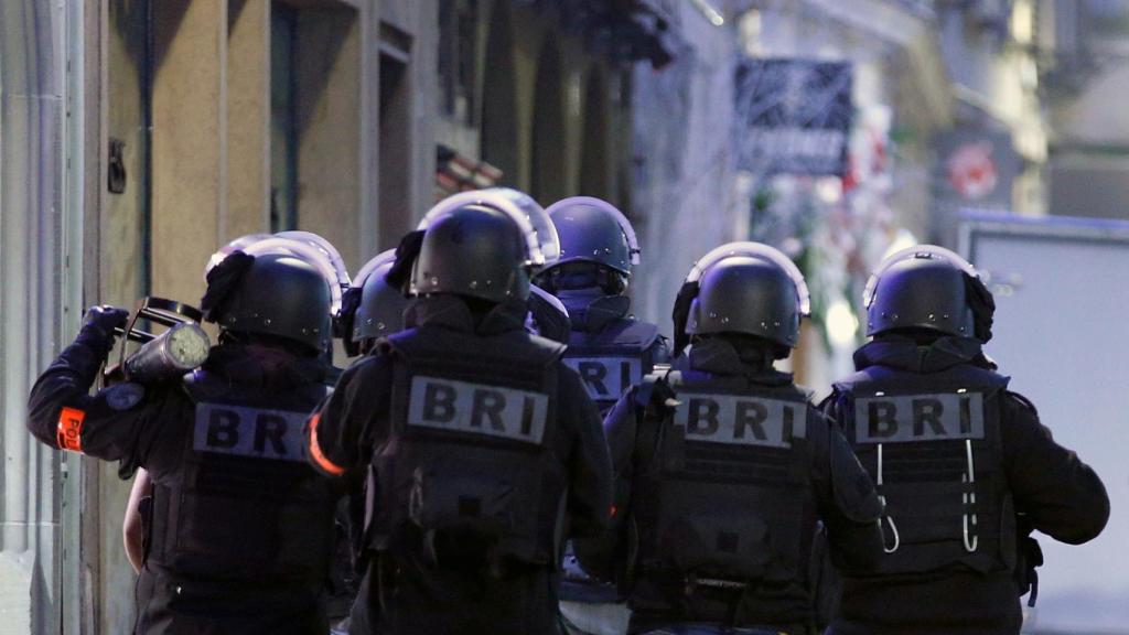 Policías en Estrasburgo durante el atentado.